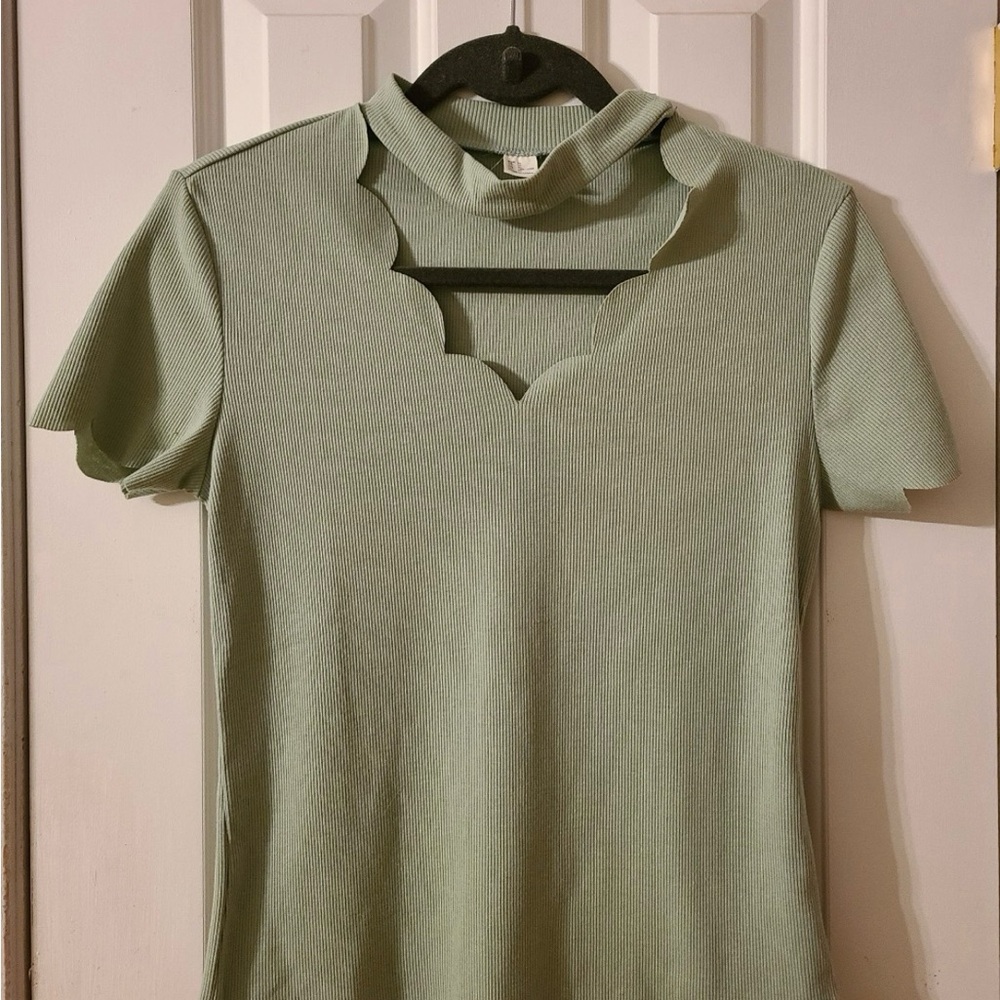 Scallop Neck Short Sleeve Top in Sage Green
